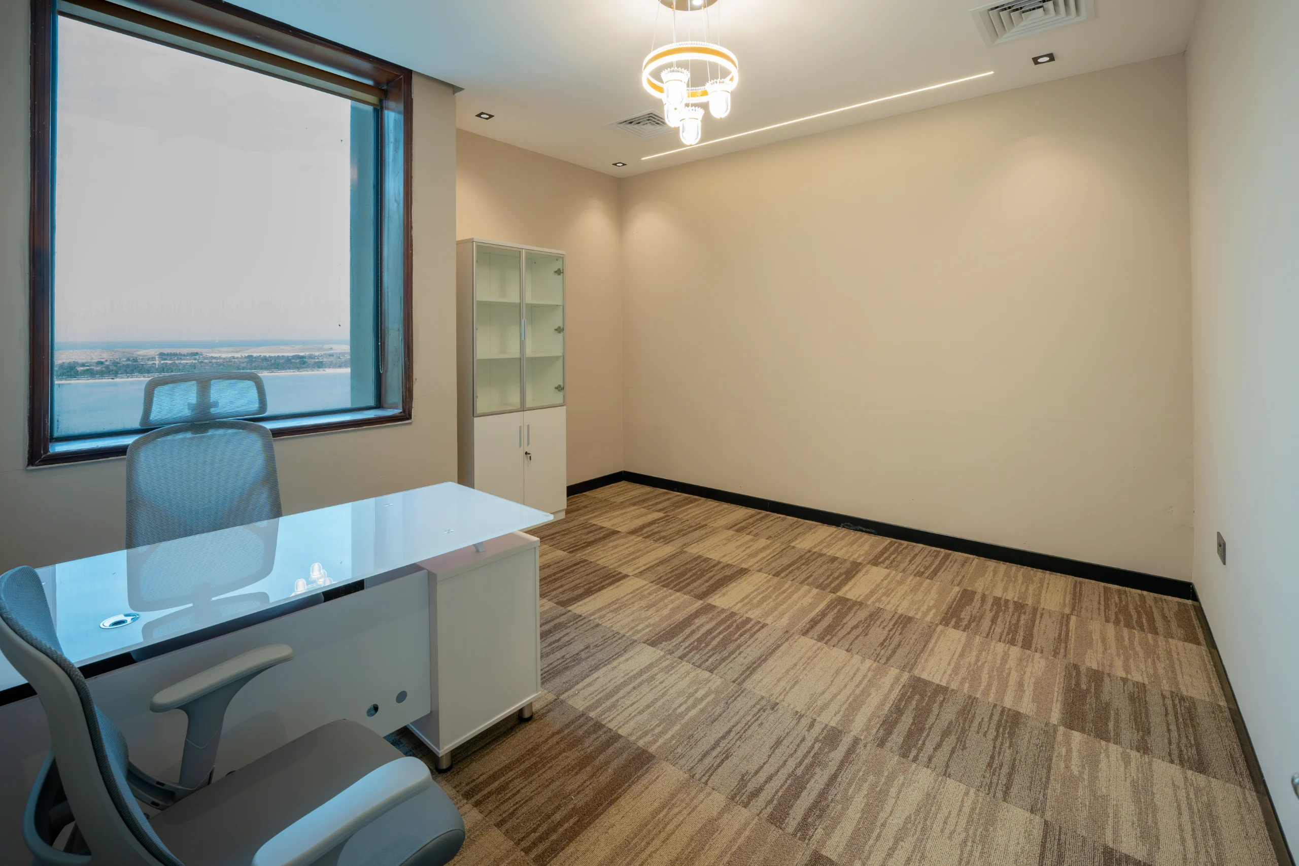Executive Serviced Offices in Abu Dhabi | Spacious & Professional — photo 4
